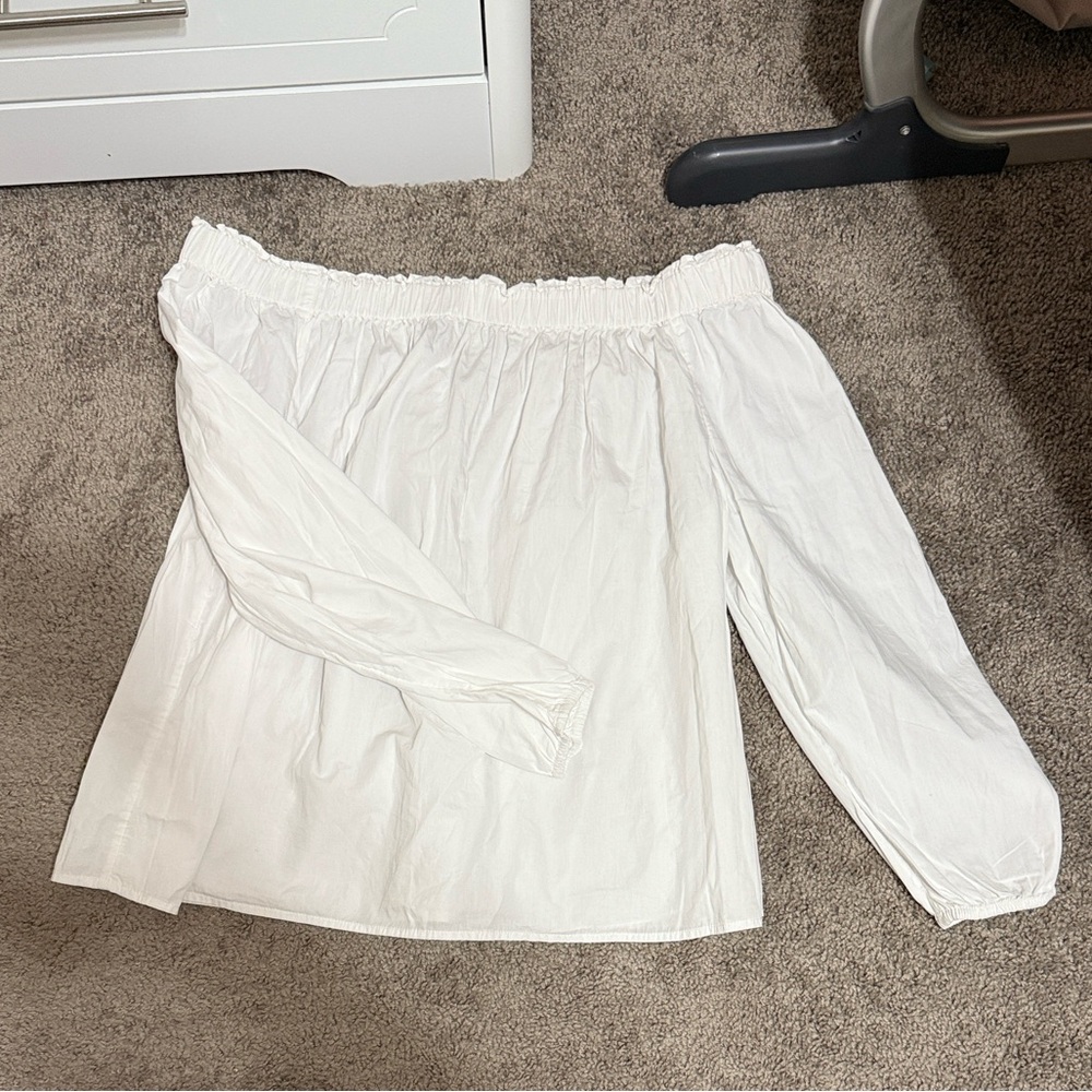 GAP off the shoulder white too